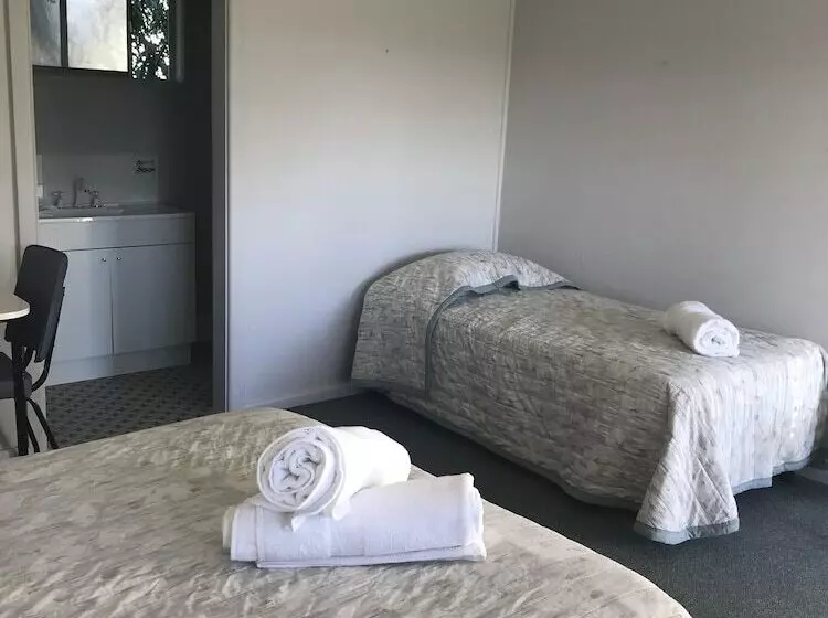 Kootingal Landview Motel