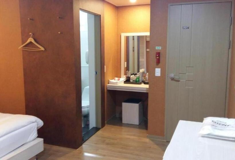 מוטל Residence Hotel R