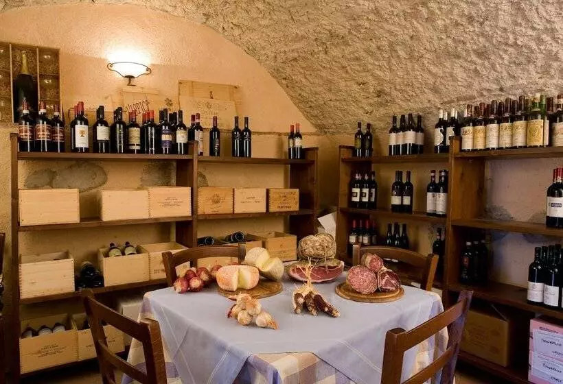 ホテル Antico Borgo Poggiarello