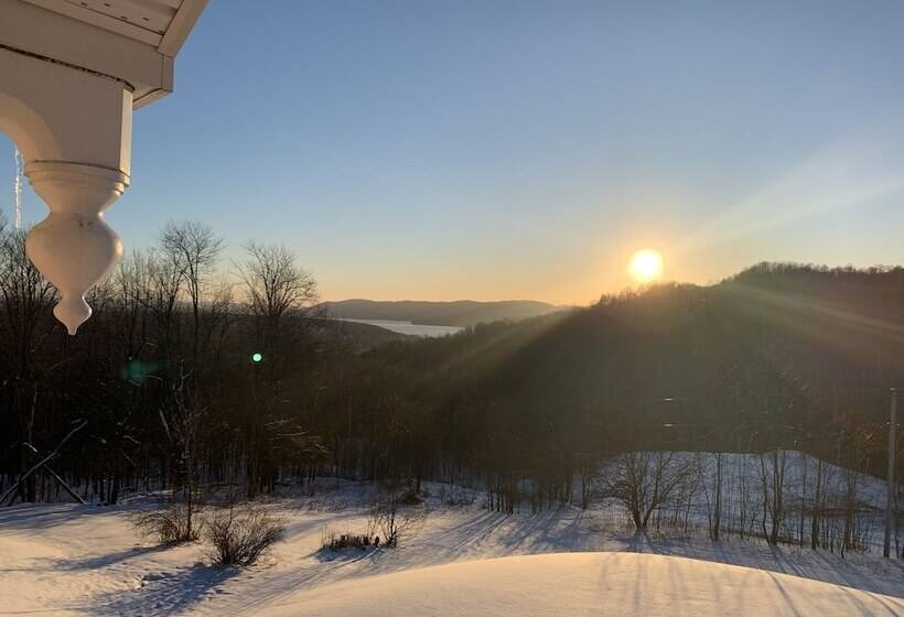 Отель Auberge Le Tricorne