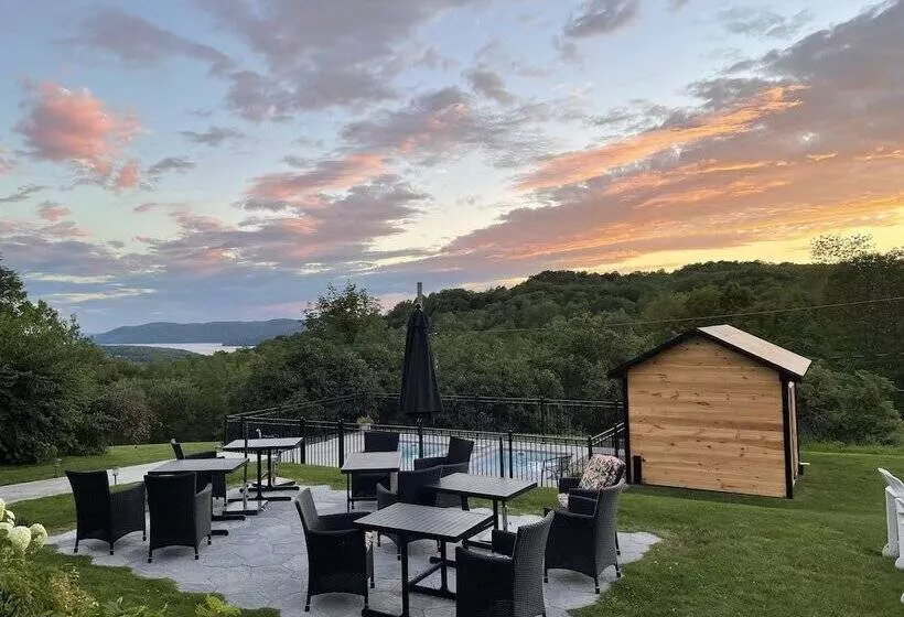 Hotelli Auberge Le Tricorne