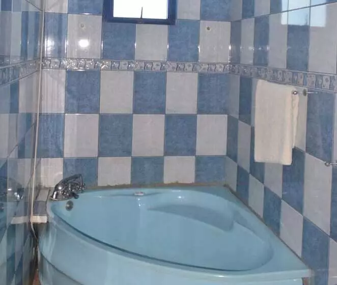 هتل Blue Towers