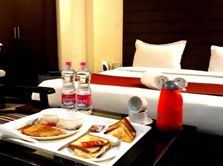 Отель Capital @ Airport