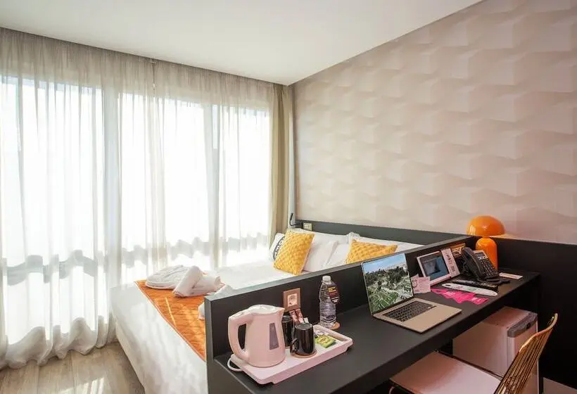 ホテル Casual Kubic Athens