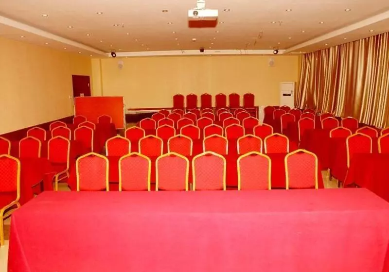 Hotelli Greentree Inn Shandong Jinan Pingyin Industrial Park Express