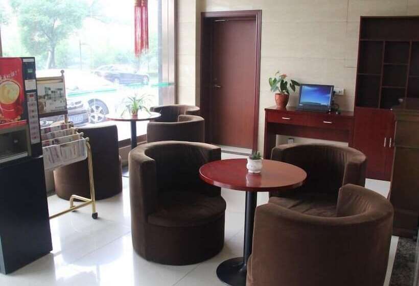 Отель Greentree Inn Zhangjiagang Jinfeng Town Xintiandi Express