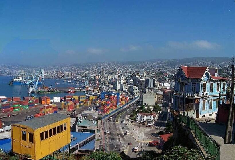 هتل Hostal Destino Bellavista