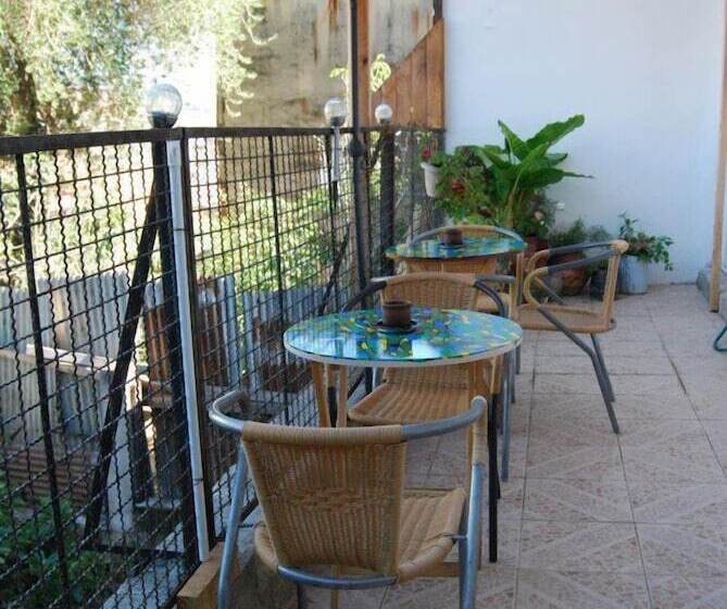 هتل Hostal Destino Bellavista