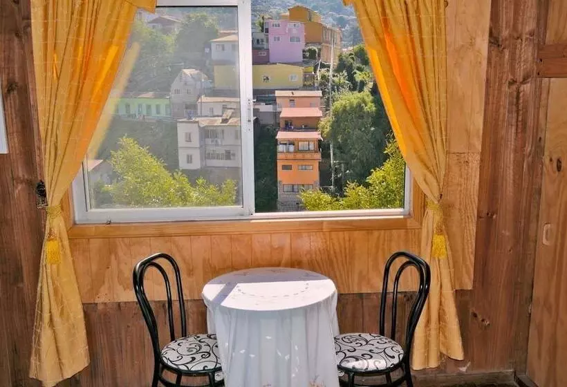 هتل Hostal Destino Bellavista