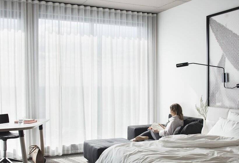 فندق Hôtel Escad Quartier Dix30