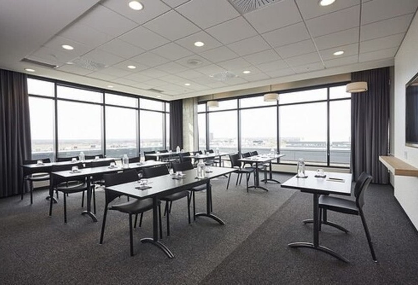 فندق Hôtel Escad Quartier Dix30