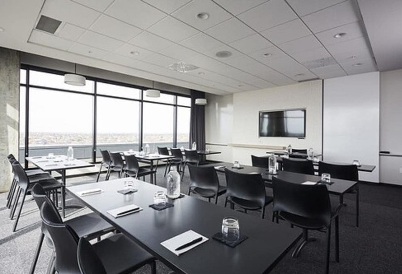 فندق Hôtel Escad Quartier Dix30