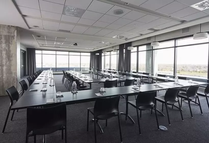 ホテル Hôtel Escad Quartier Dix30