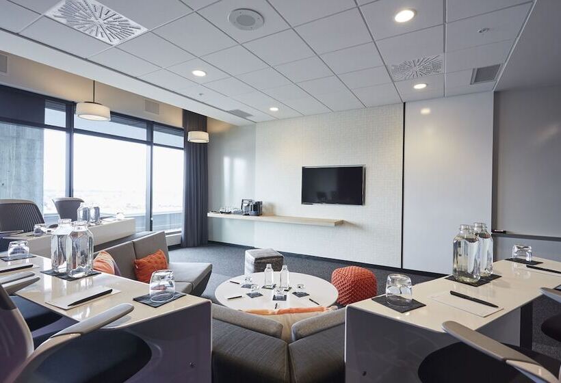 فندق Hôtel Escad Quartier Dix30