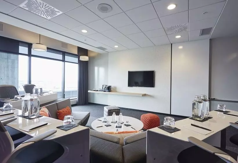 ホテル Hôtel Escad Quartier Dix30