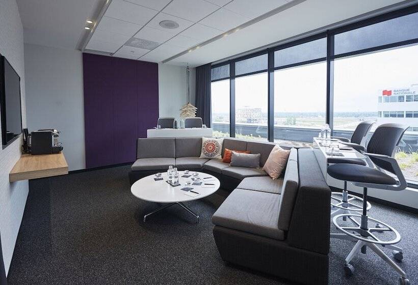 فندق Hôtel Escad Quartier Dix30