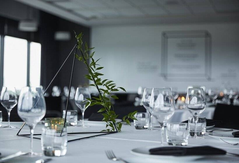 فندق Hôtel Escad Quartier Dix30