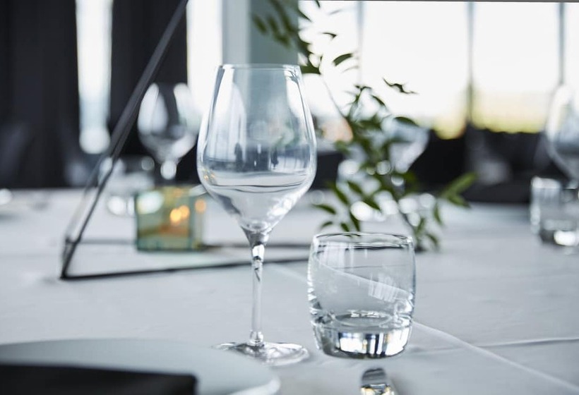 فندق Hôtel Escad Quartier Dix30