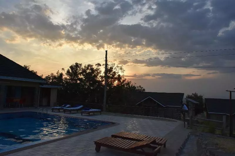 هتل Kyangabi Crater Resort