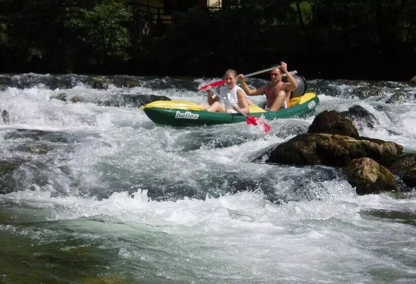 Hotelli Pansion I Restoran Bijela Ruža