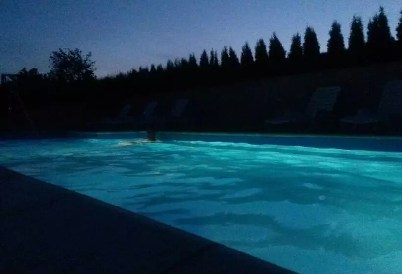 Hotelli Pansion I Restoran Bijela Ruža