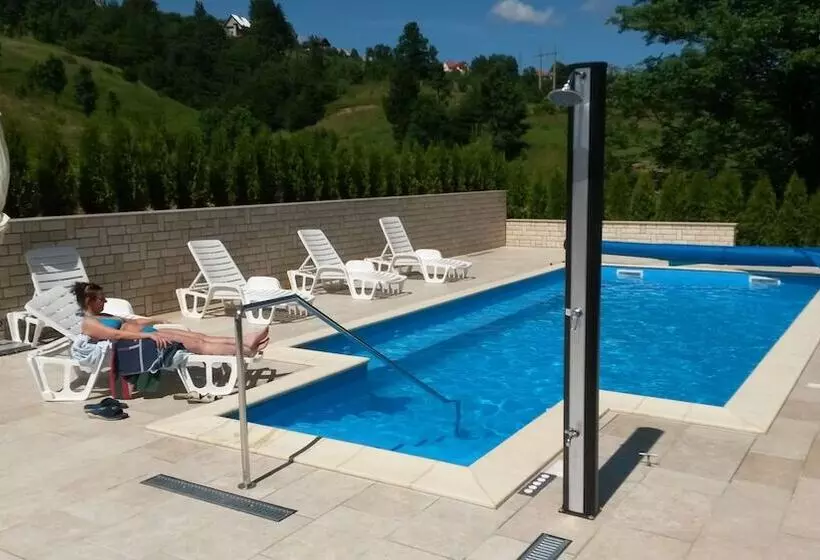 Hotelli Pansion I Restoran Bijela Ruža