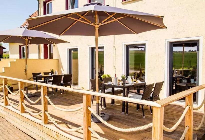 Hotelli Pension Zum Riedensee