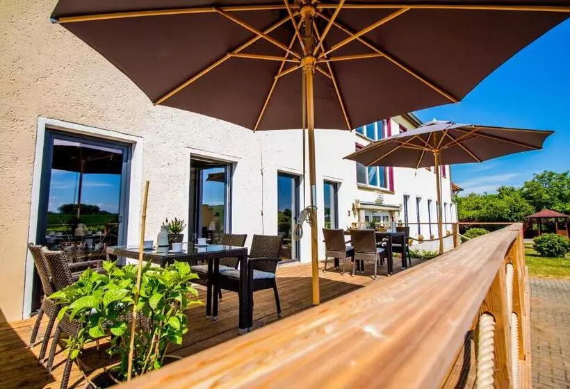 Hotelli Pension Zum Riedensee