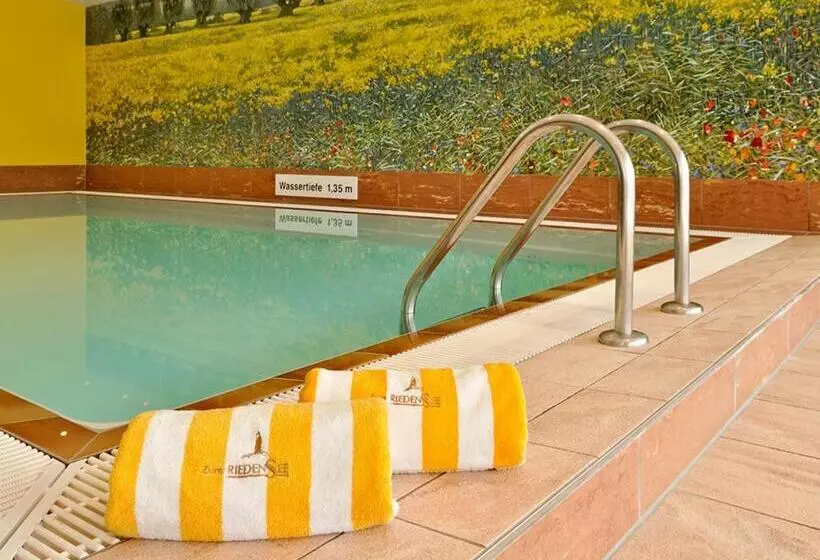 Hotelli Pension Zum Riedensee