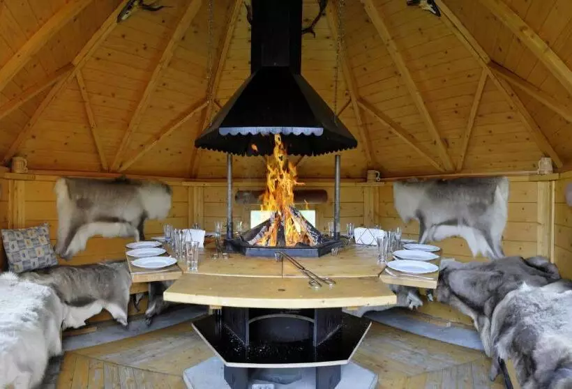 Hotelli Pension Zum Riedensee