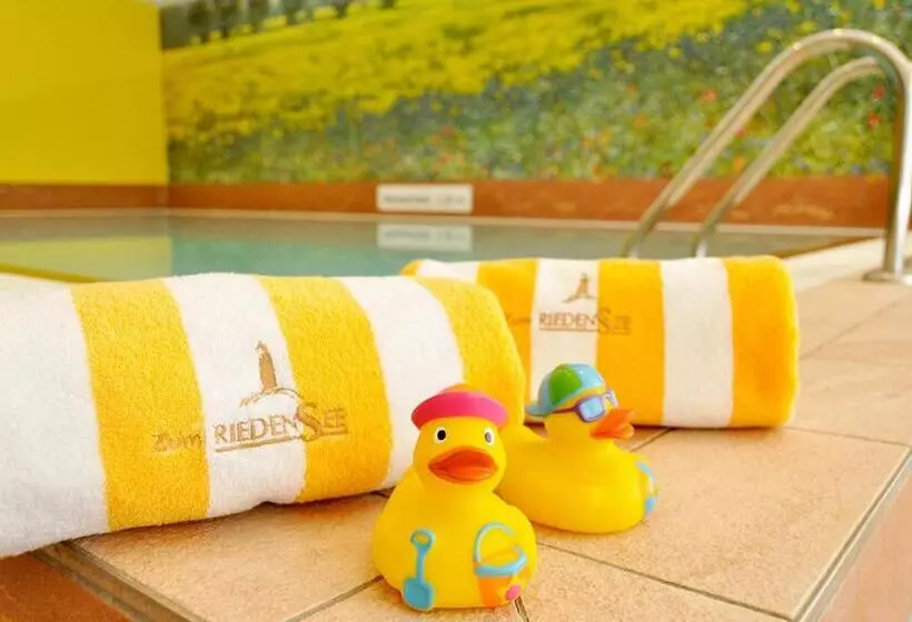 Hotelli Pension Zum Riedensee