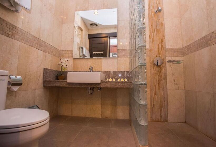 בית מלון כפרי Puri Nusa Indah