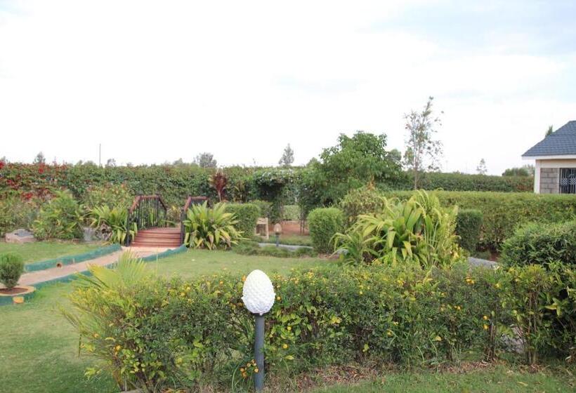 هتل Sahara Gardens Bomet