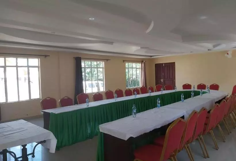 هتل Sahara Gardens Bomet