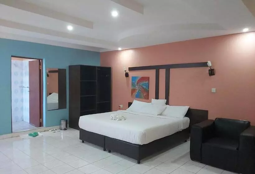 هتل Sahara Gardens Bomet