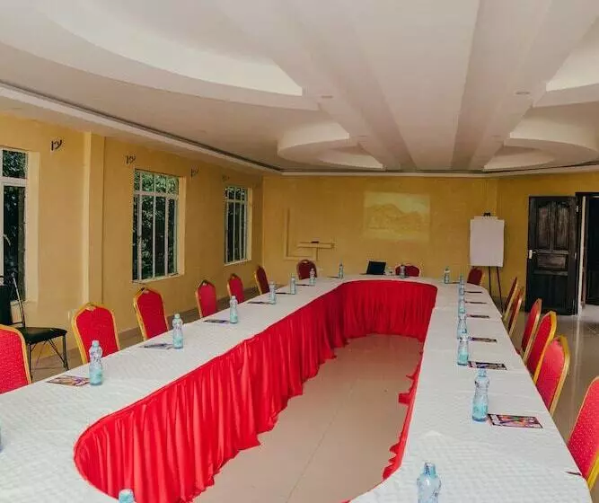 هتل Sahara Gardens Bomet