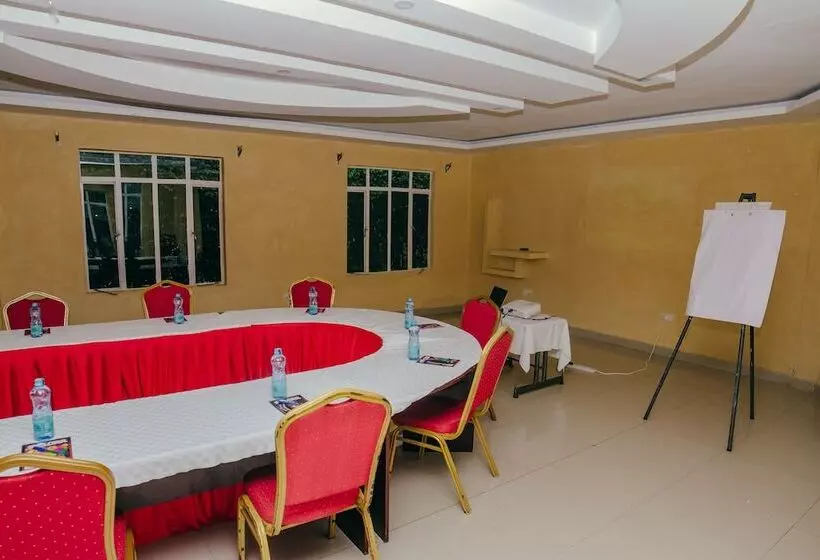 هتل Sahara Gardens Bomet