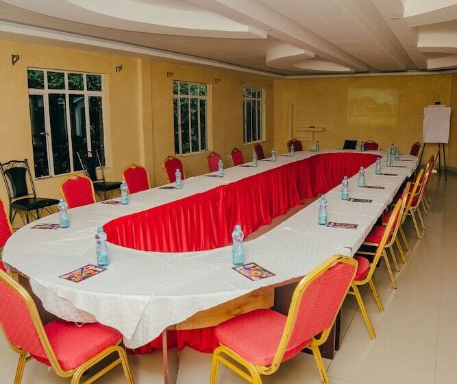 هتل Sahara Gardens Bomet