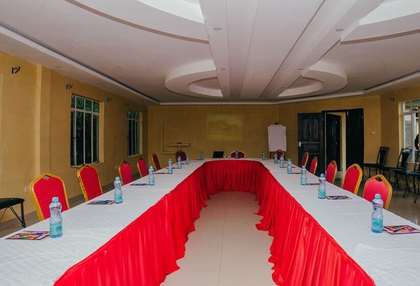 هتل Sahara Gardens Bomet