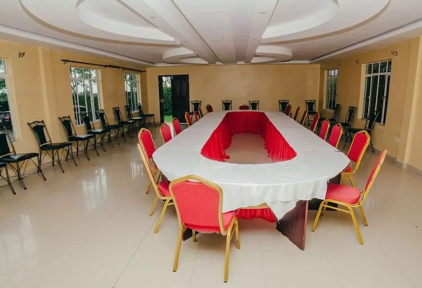 هتل Sahara Gardens Bomet