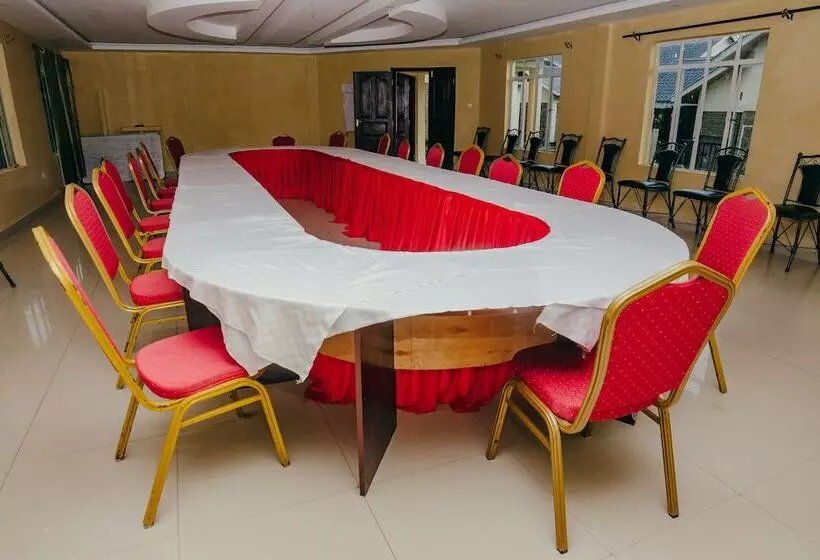 هتل Sahara Gardens Bomet