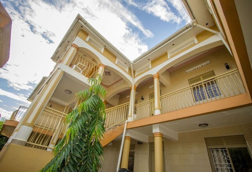 هتل Tropical Savannah Guesthouse