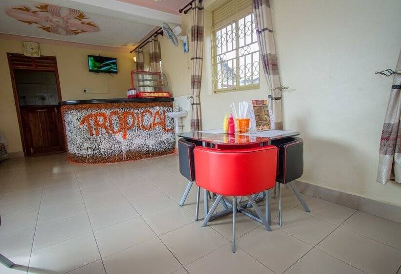 هتل Tropical Savannah Guesthouse