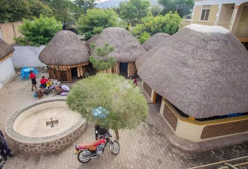 هتل Tropical Savannah Guesthouse