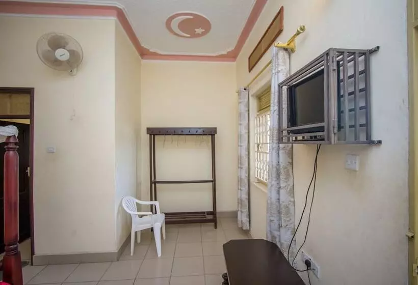 هتل Tropical Savannah Guesthouse