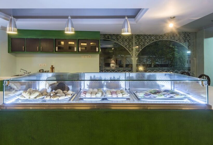 Отель Yans House