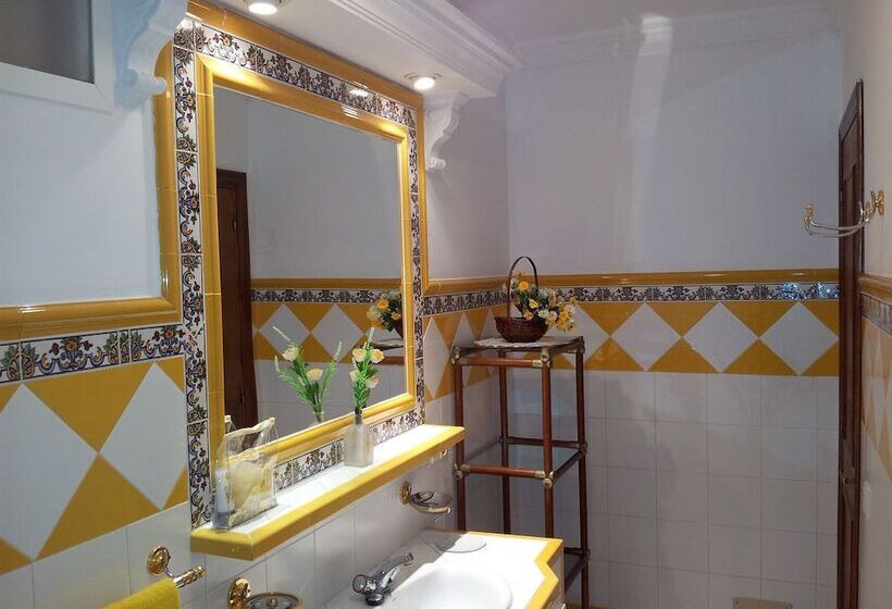 هتل Apartamentos Boutique Casa Beli