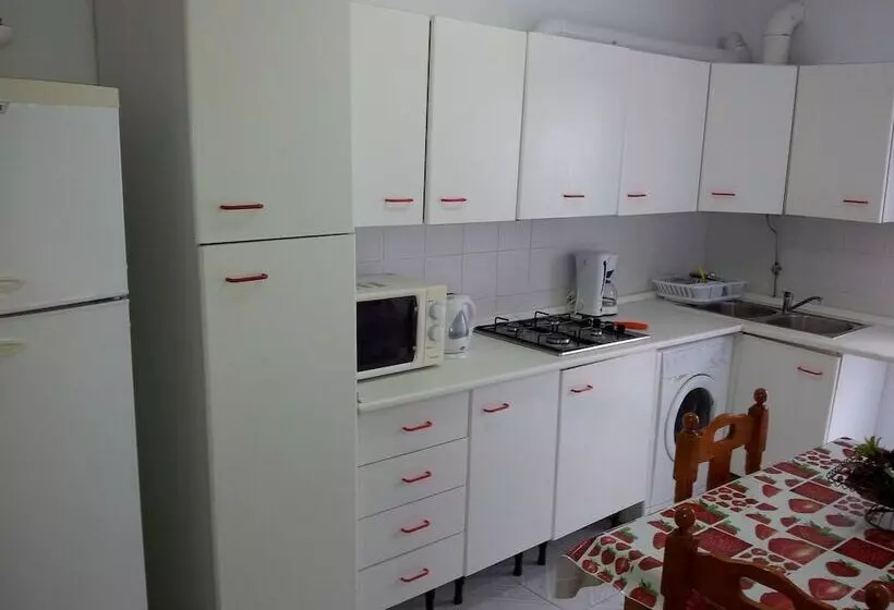 هتل Apartamentos Boutique Casa Beli