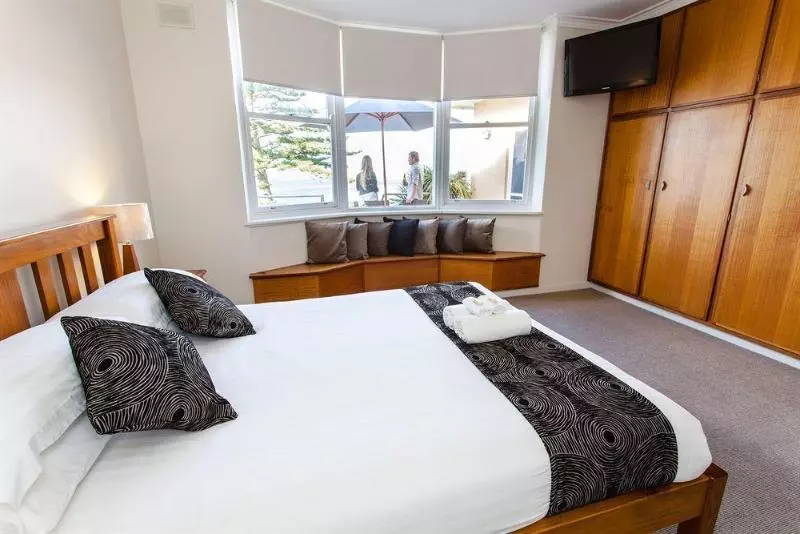 Hotelli Bay 10   Suites And Apartments