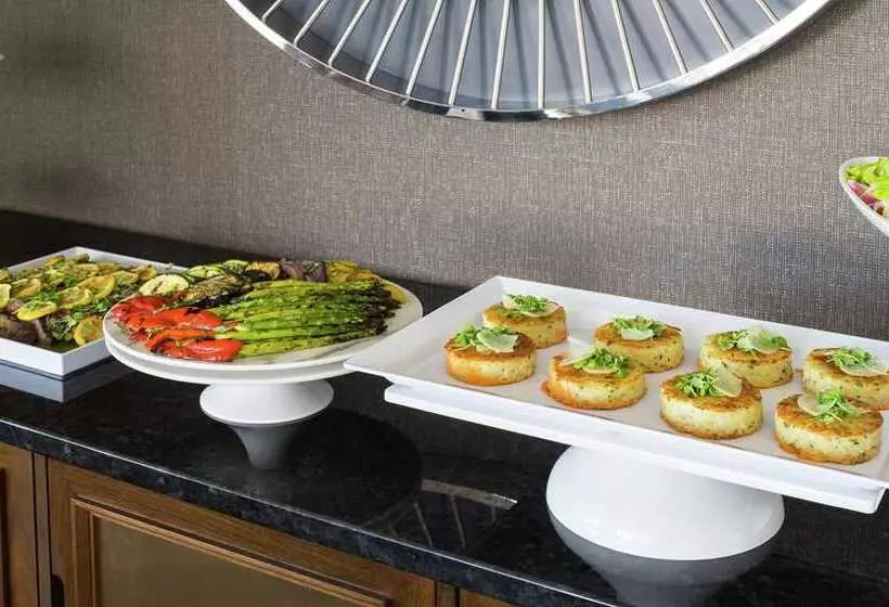 هتل Home2 Suites By Hilton Chicago Mccormick Place